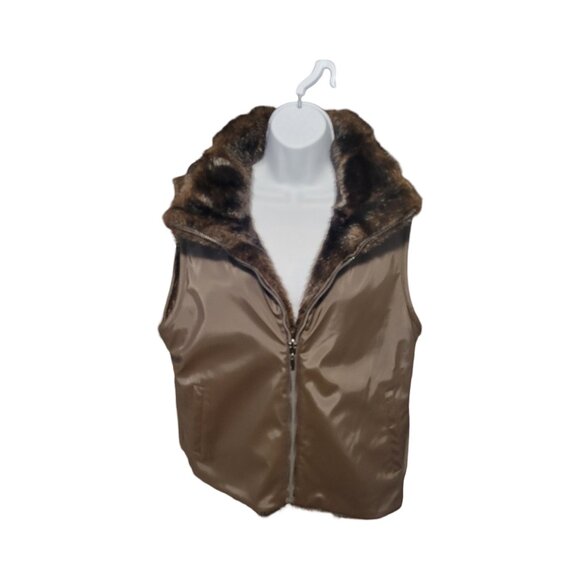 Faux Fur Reversible Vest size medium - Picture 4 of 7